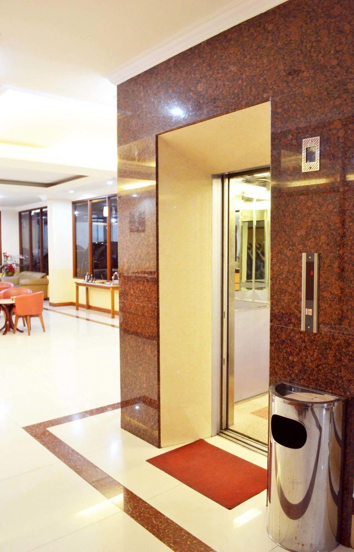 Newton Residence Jakarta Eksteriør billede